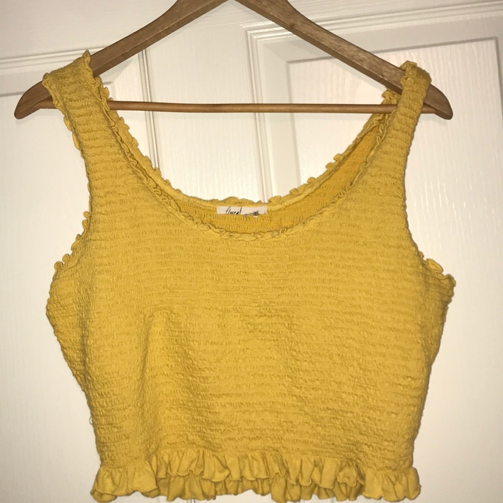 Cute ruffled crop top